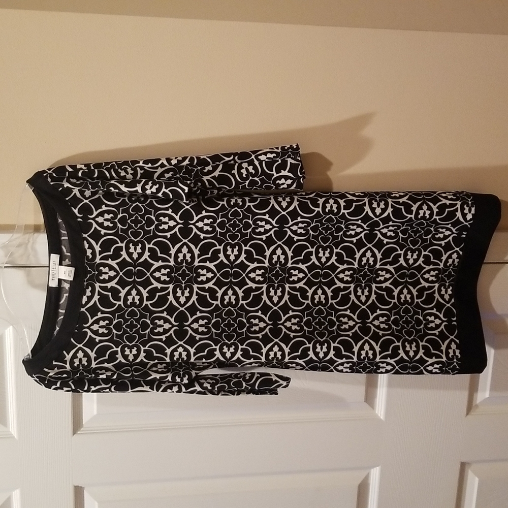 White House Black Market black and white 3/4 sleeve dress size XS